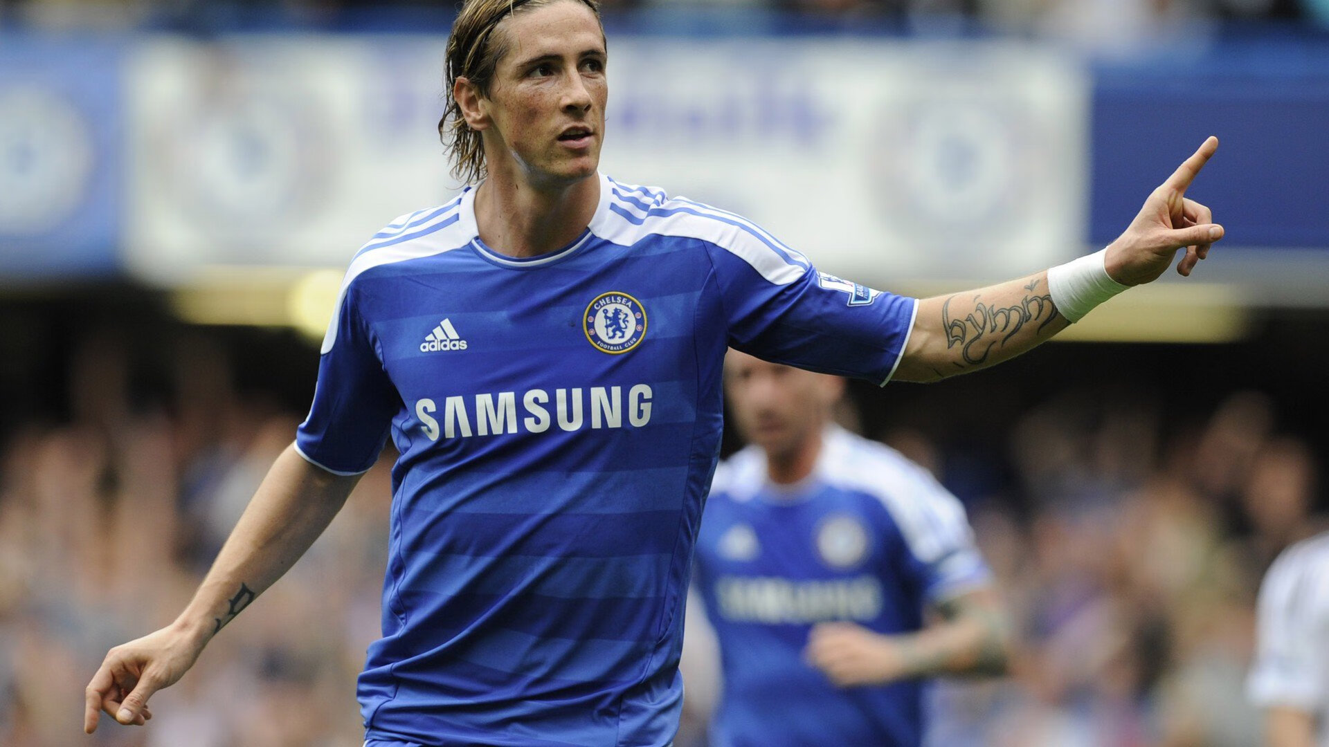 纽卡斯尔后场出球更流畅形成反击基础，纽卡斯尔首发阵容