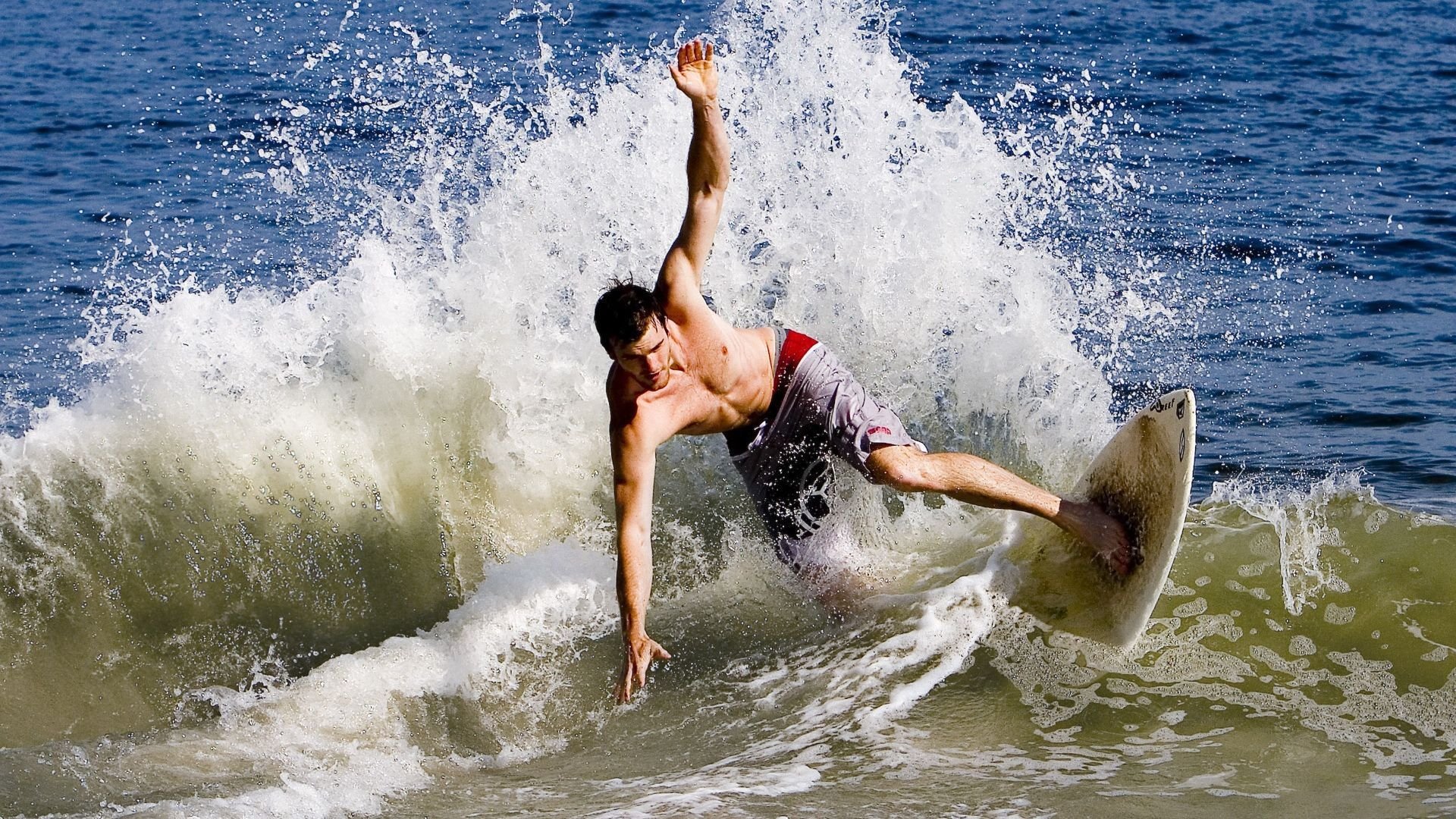 墙外观众席开启，远程球迷互动成新趋势