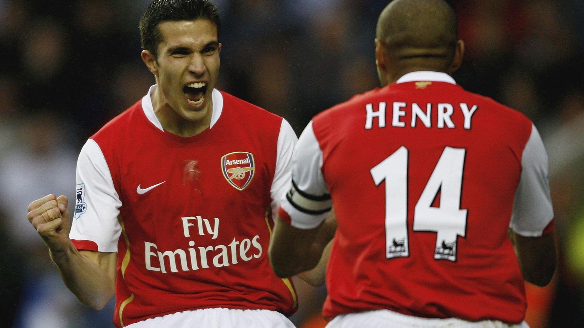 李恩：全黑队中场的“无声指挥官”，默默撑起全队攻防转换